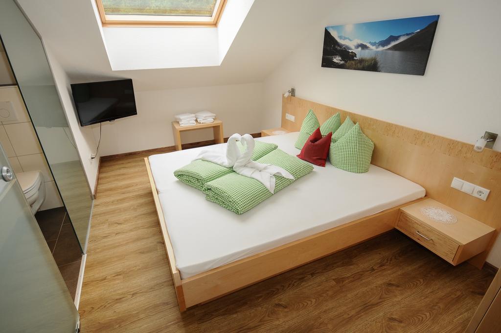 Ferienwohnung Gundolf Christine Arzl im Pitztal Room photo