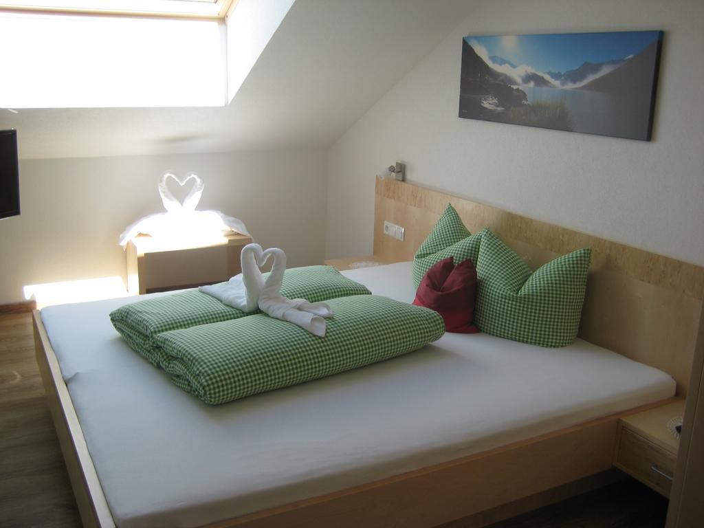 Ferienwohnung Gundolf Christine Arzl im Pitztal Room photo