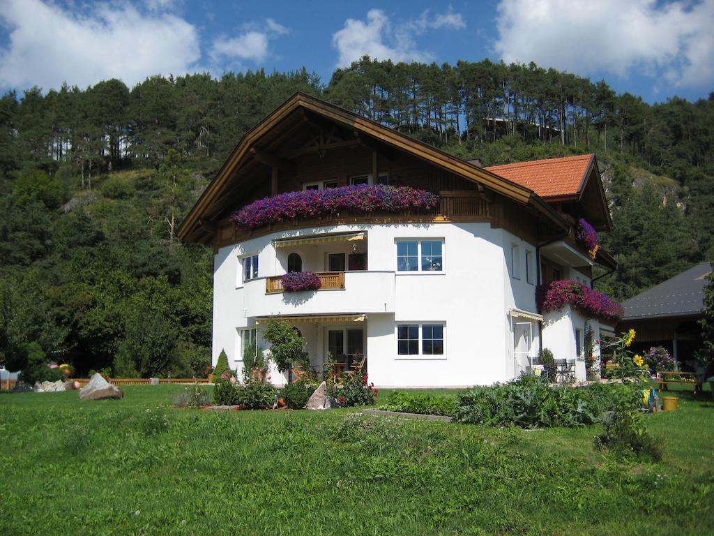 Ferienwohnung Gundolf Christine Arzl im Pitztal Room photo